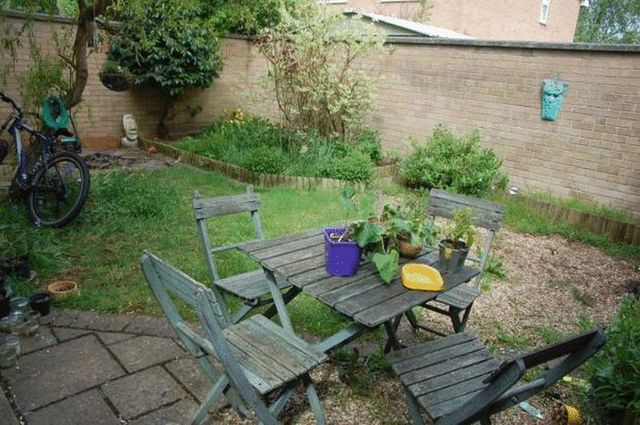  Image of 1 bedroom Terraced house to rent in Ashbourne Crescent Taunton TA1 at Ashbourne Crescent  Taunton, TA1 2RB