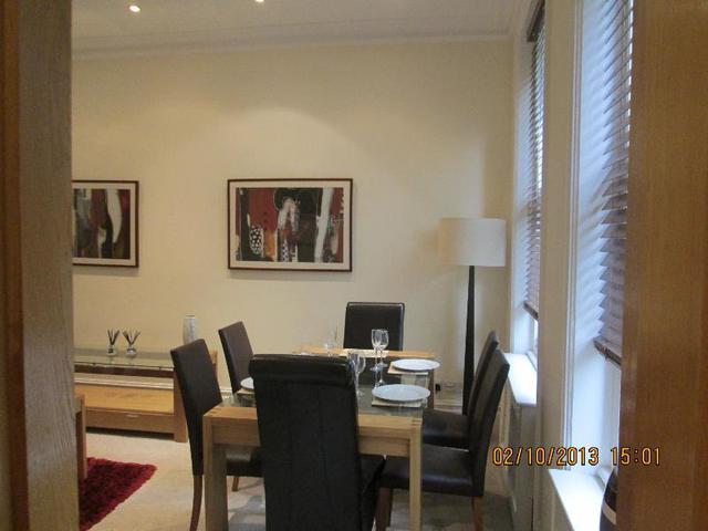  Image of 2 bedroom Flat to rent in Ashburn Gardens London SW7 at South Kensington  London, SW7 4DG