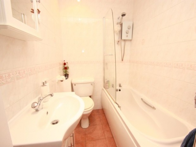  Image of 2 bedroom Flat to rent in Ashley Terrace Edinburgh EH11 at Shandon Edinburgh Morningside, EH11 1RF