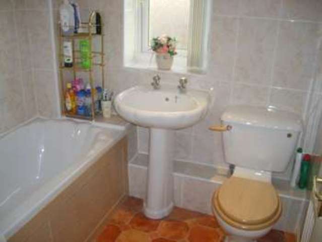  Image of 3 bedroom Semi-Detached house to rent in Stoney Royd Barnsley S71 at Stoney Royd Athersley Barnsley, S71 3NU