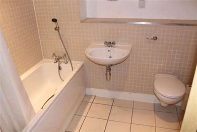  Image of 2 bedroom Flat to rent in The Bittoms Kingston upon Thames KT1 at Kingston upon Thames, KT1 2AN
