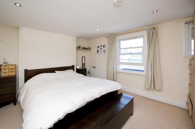  Image of 1 bedroom Flat to rent in Balham Grove London SW12 at Balham Grove  London, SW12 8AZ