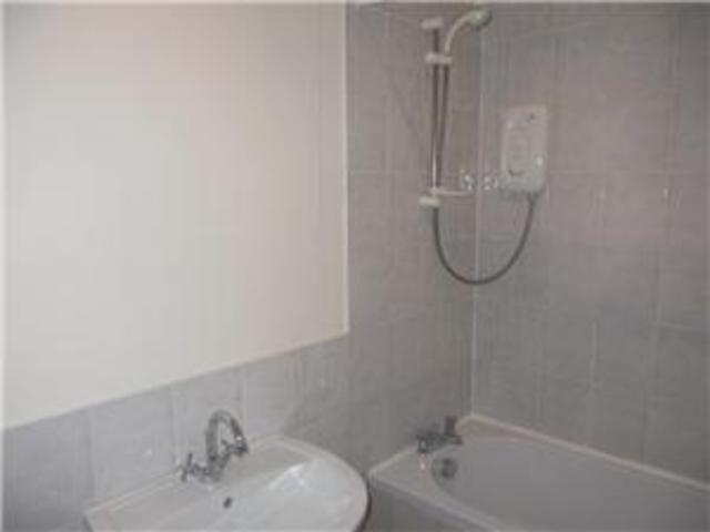  Image of 3 bedroom Flat to rent in Bank Street Glasgow G12 at Hillhead Glasgow Glasgow, G12 8JQ