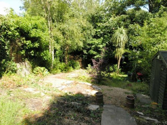  Image of 2 bedroom Flat to rent in Barnes Crescent Bournemouth BH10 at Barnes Crescent Ensbury Park Bournemouth, BH10 5AW