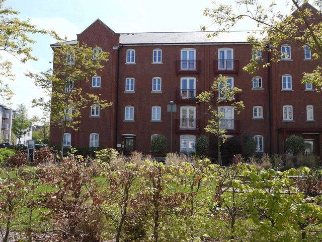  Image of 2 bedroom Flat for sale in Coxhill Way Aylesbury HP21 at Barnshaw House Coxhill Way Aylesbury, HP21 8FH