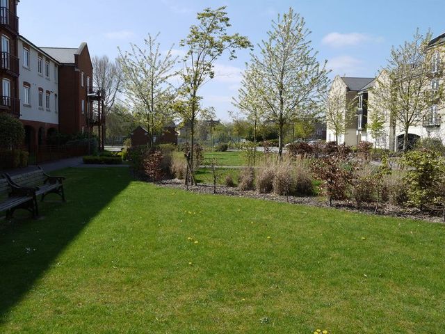  Image of 2 bedroom Flat for sale in Coxhill Way Aylesbury HP21 at Barnshaw House Coxhill Way Aylesbury, HP21 8FH