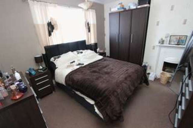  Image of 3 bedroom Detached house for sale in Honeysuckle Road Southampton SO16 at Honeysuckle Road Bassett Green Southampton, SO16 3BQ