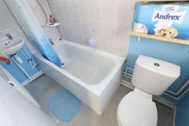  Image of 3 bedroom Detached house for sale in Honeysuckle Road Southampton SO16 at Honeysuckle Road Bassett Green Southampton, SO16 3BQ