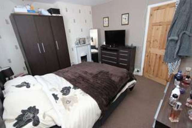  Image of 3 bedroom Detached house for sale in Honeysuckle Road Southampton SO16 at Honeysuckle Road Bassett Green Southampton, SO16 3BQ