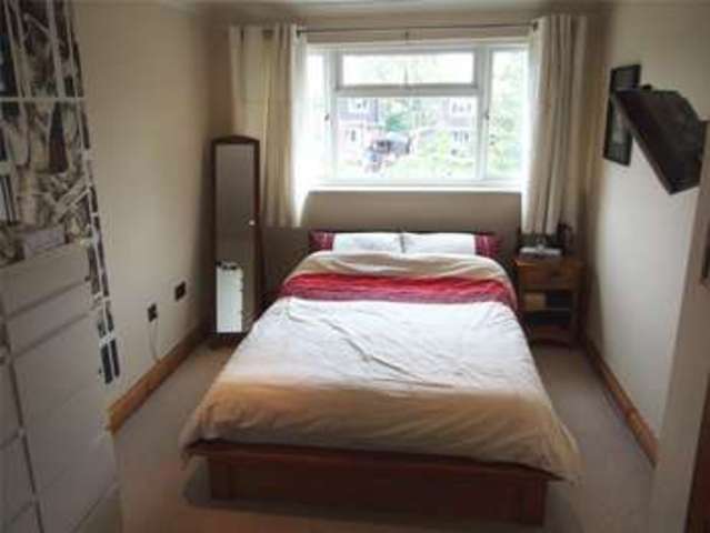  Image of 3 bedroom Terraced house for sale in Bathurst Road Winnersh Wokingham RG41 at Winnersh Wokingham Winnersh, RG41 5JB