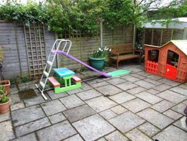  Image of 3 bedroom Terraced house for sale in Bathurst Road Winnersh Wokingham RG41 at Winnersh Wokingham Winnersh, RG41 5JB