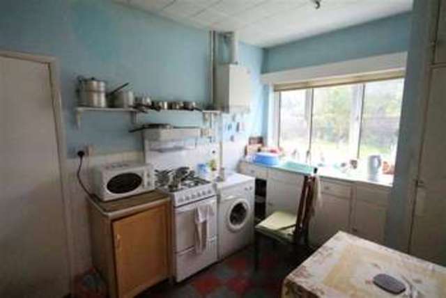  Image of 2 bedroom Bungalow for sale in Baxter Close Hillingdon Uxbridge UB10 at Baxter Close Hillingdon Hillingdon, UB10 0DE