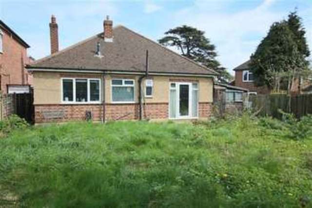  Image of 2 bedroom Bungalow for sale in Baxter Close Hillingdon Uxbridge UB10 at Baxter Close Hillingdon Hillingdon, UB10 0DE