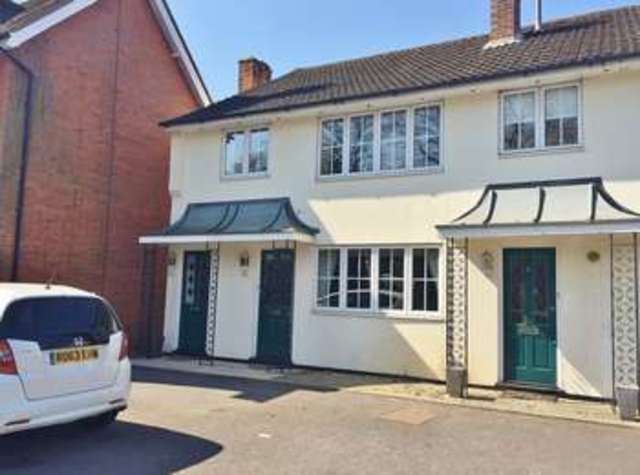  Image of 2 bedroom Flat for sale in Park Lane Beaconsfield HP9 at Park Lane  Beaconsfield, HP9 2HS