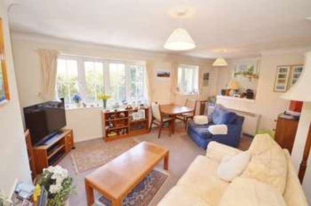  Image of 2 bedroom Flat for sale in Park Lane Beaconsfield HP9 at Park Lane  Beaconsfield, HP9 2HS