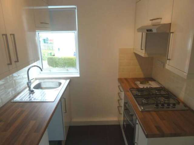  Image of 3 bedroom Cottage to rent in Bearford Drive Glasgow G52 at Bearford Drive  Glasgow, G52 2JF