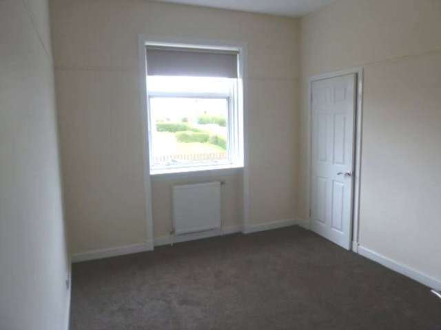  Image of 3 bedroom Cottage to rent in Bearford Drive Glasgow G52 at Bearford Drive  Glasgow, G52 2JF