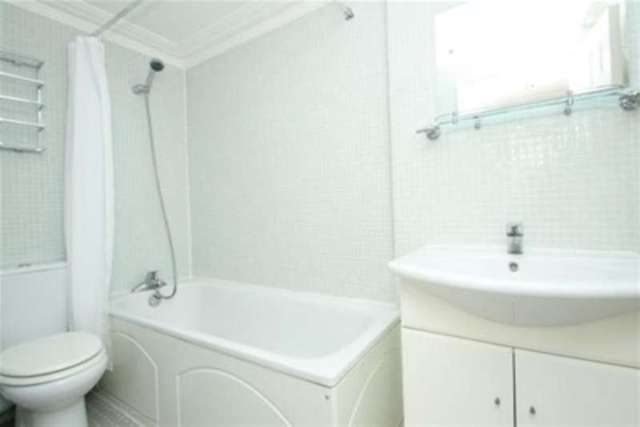  Image of 1 bedroom Flat to rent in Beckenham Road Beckenham BR3 at Beckenham, BR3 4PR