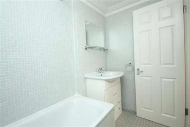  Image of 1 bedroom Flat to rent in Beckenham Road Beckenham BR3 at Beckenham, BR3 4PR