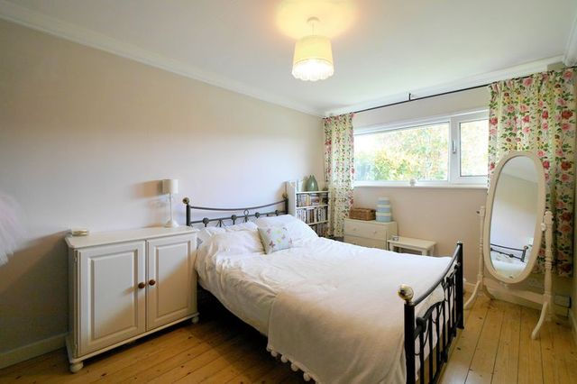  Image of 3 bedroom Detached house for sale in The Moorlands Benson Wallingford OX10 at The Moorlands  Benson, OX10 6RT
