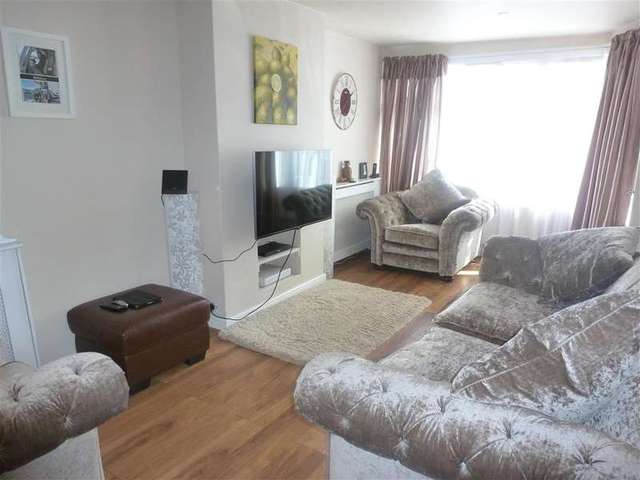  Image of 3 bedroom Terraced house for sale in Beverley Avenue Sidcup DA15 at Sidcup Kent Sidcup, DA15 8HF