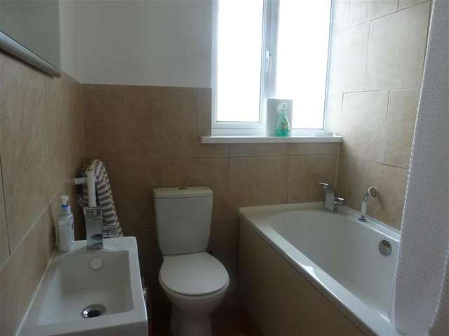  Image of 3 bedroom Terraced house for sale in Beverley Avenue Sidcup DA15 at Sidcup Kent Sidcup, DA15 8HF