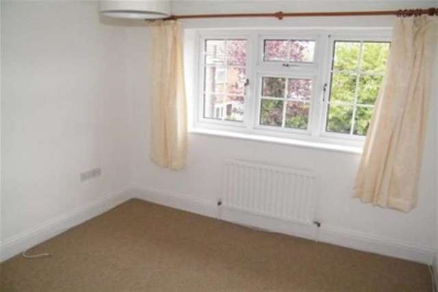  Image of 3 bedroom Detached house to rent in Fern Close Billericay CM12 at Billericay, CM12 0QF