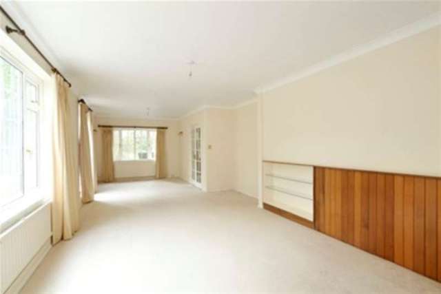 Image of 5 bedroom Detached house to rent in Birds Hill Drive Oxshott Leatherhead KT22 at Leatherhead, KT22 0SP