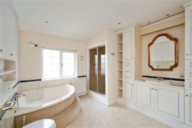  Image of 5 bedroom Detached house to rent in Birds Hill Drive Oxshott Leatherhead KT22 at Leatherhead, KT22 0SP