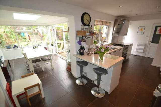  Image of 4 bedroom Semi-Detached house for sale in Bishops Avenue Thorley Bishop