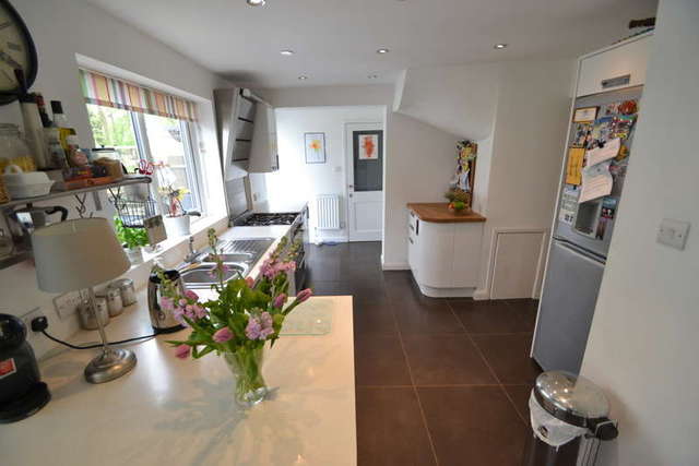  Image of 4 bedroom Semi-Detached house for sale in Bishops Avenue Thorley Bishop