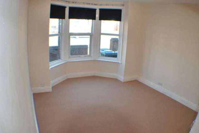  Image of 1 bedroom Flat to rent in Bitterne Road West Southampton SO18 at Bitterne Road West  Bitterne Southampton, SO18 1AP