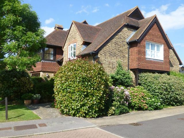  Image of 2 bedroom Flat for sale in Bluecoat Pond Christs Hospital Horsham RH13 at Bluecoat Pond Christs Hospital Horsham, RH13 0NW