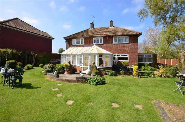  Image of 4 bedroom Detached house for sale in Boulevard Courrieres Aylesham Canterbury CT3 at Aylesham Canterbury Canterbury, CT3 3DT
