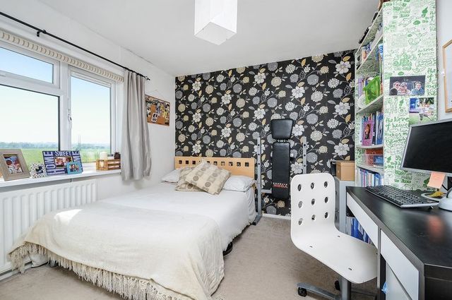  Image of 3 bedroom Terraced house for sale in Bradstocks Way Sutton Courtenay Abingdon OX14 at Bradstocks Way Sutton Courtenay Abingdon, OX14 4BZ