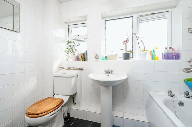  Image of 3 bedroom Terraced house for sale in Bradstocks Way Sutton Courtenay Abingdon OX14 at Bradstocks Way Sutton Courtenay Abingdon, OX14 4BZ