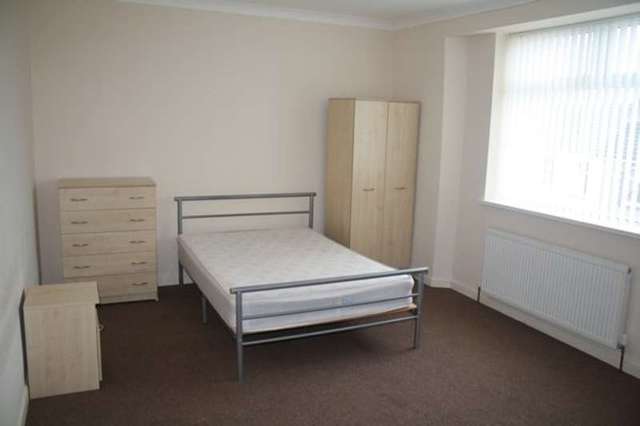  Image of 2 bedroom Flat to rent in Churchill Gardens London SW1V at Churchill Gardens Road  London, SW1V 3DS