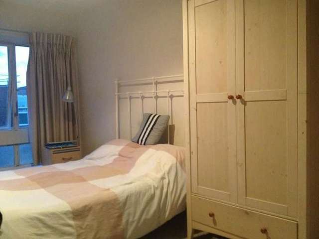  Image of 2 bedroom Flat to rent in Churchill Gardens London SW1V at Churchill Gardens Road  London, SW1V 3DS