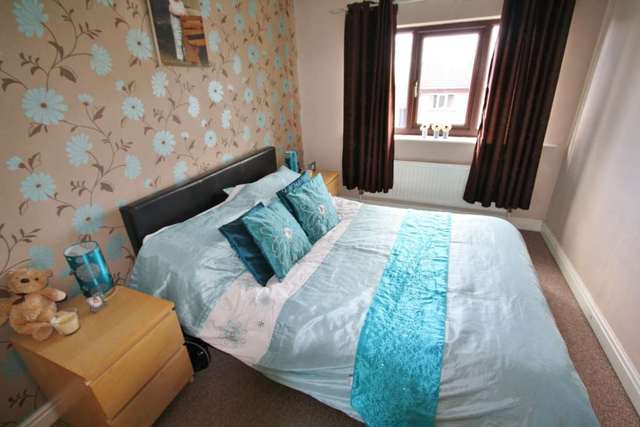  Image of 3 bedroom Semi-Detached house to rent in Briar Drive Dewsbury WF13 at Briar Drive  Dewsbury, WF13 4NJ