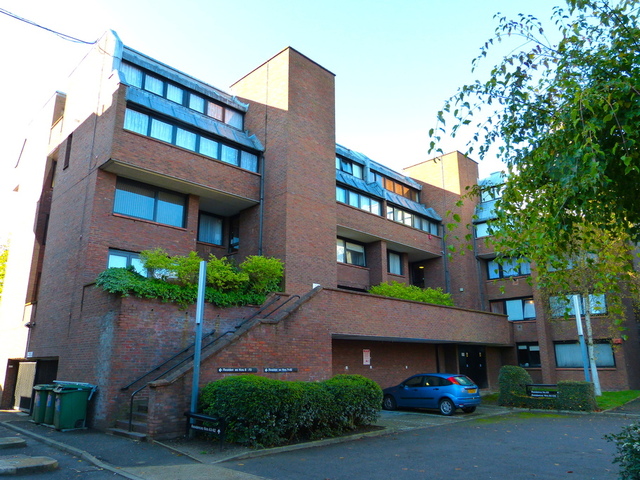  Image of 2 bedroom Flat to rent in Britten Close London NW11 at GOLDERS GREEN  London, NW11 7HW