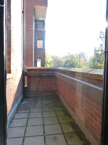  Image of 2 bedroom Flat to rent in Britten Close London NW11 at GOLDERS GREEN  London, NW11 7HW