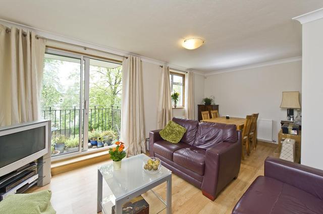  Image of 3 bedroom Property to rent in Bromfelde Road London SW4 at Bromfelde Road  London, SW4 6PP