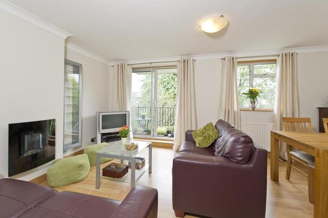  Image of 3 bedroom Property to rent in Bromfelde Road London SW4 at Bromfelde Road  London, SW4 6PP