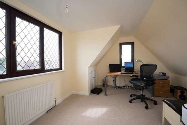  Image of 5 bedroom Detached house to rent in Brooks Lane Bosham Chichester PO18 at Brooks Lane Bosham Chichester, PO18 8JT