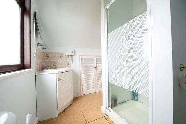  Image of 5 bedroom Detached house to rent in Brooks Lane Bosham Chichester PO18 at Brooks Lane Bosham Chichester, PO18 8JT