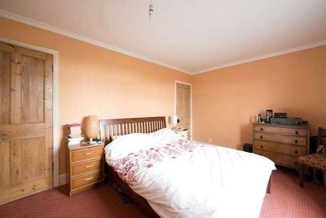  Image of 5 bedroom Detached house to rent in Brooks Lane Bosham Chichester PO18 at Brooks Lane Bosham Chichester, PO18 8JT
