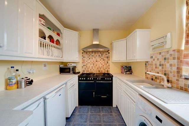  Image of 5 bedroom Detached house to rent in Brooks Lane Bosham Chichester PO18 at Brooks Lane Bosham Chichester, PO18 8JT