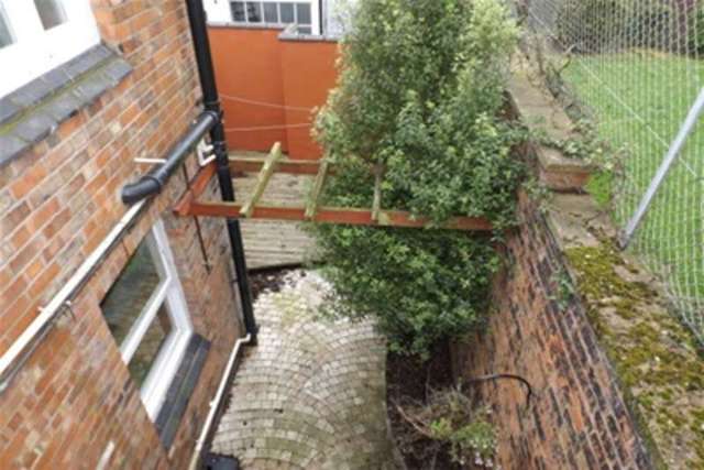  Image of 3 bedroom Terraced house to rent in Bulwer Road Leicester LE2 at Leicester, LE2 3BW
