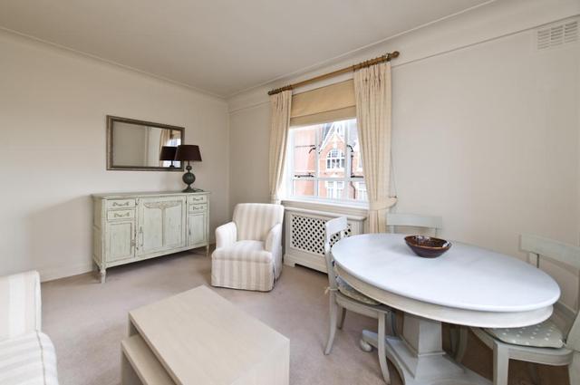  Image of 2 bedroom Flat for sale in Franklins Row London SW3 at Burton Court  Franklins Row, SW3 4SY