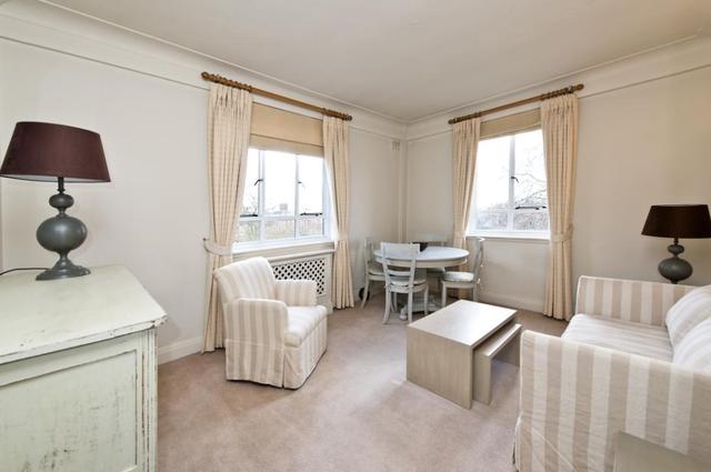  Image of 2 bedroom Flat for sale in Franklins Row London SW3 at Burton Court  Franklins Row, SW3 4SY